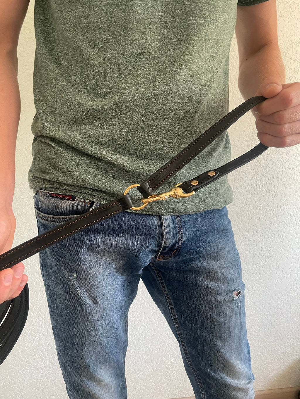 Leather Multi-Purpose Dog Leash – 8 ft Hands-Free Lead
