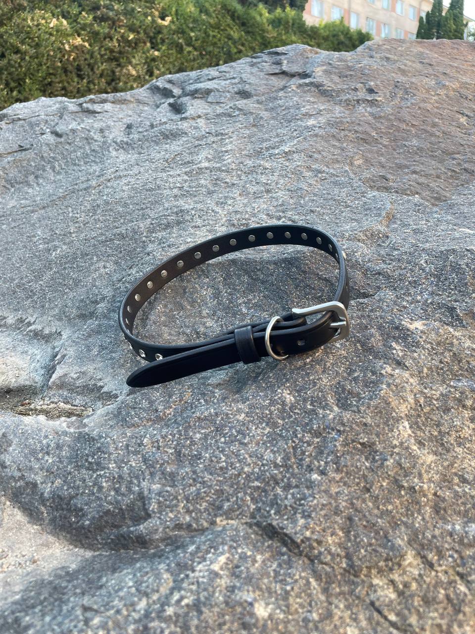 Rhinestone thin leather collar