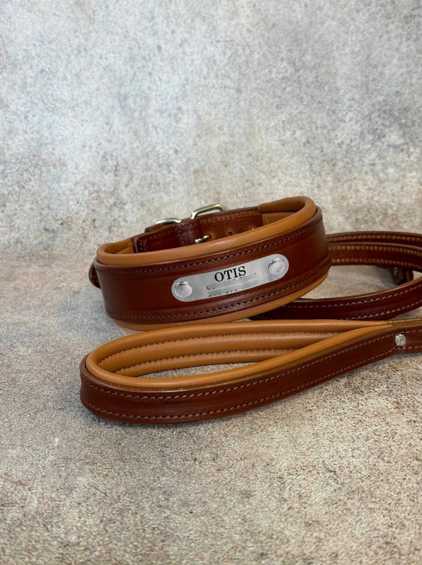 Personalized Leather Dog Collar & Leash Set – Brown & Caramel Edition