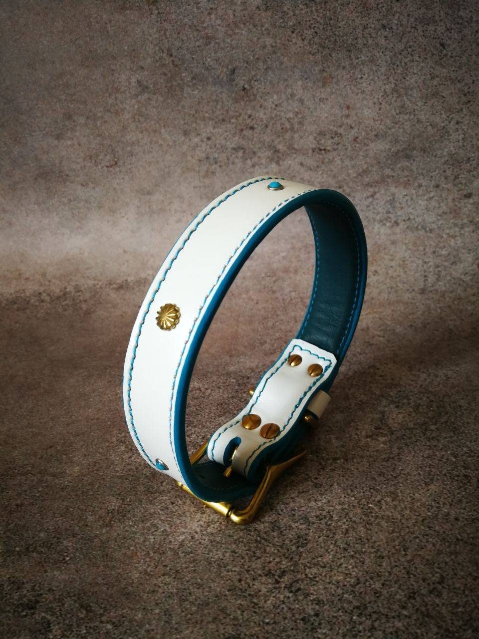 White Leather 1 in Wide Dog Collar, White and Turquoise Dog Collar with turquoise and golden rivets, dainty quality leather dog collar brass