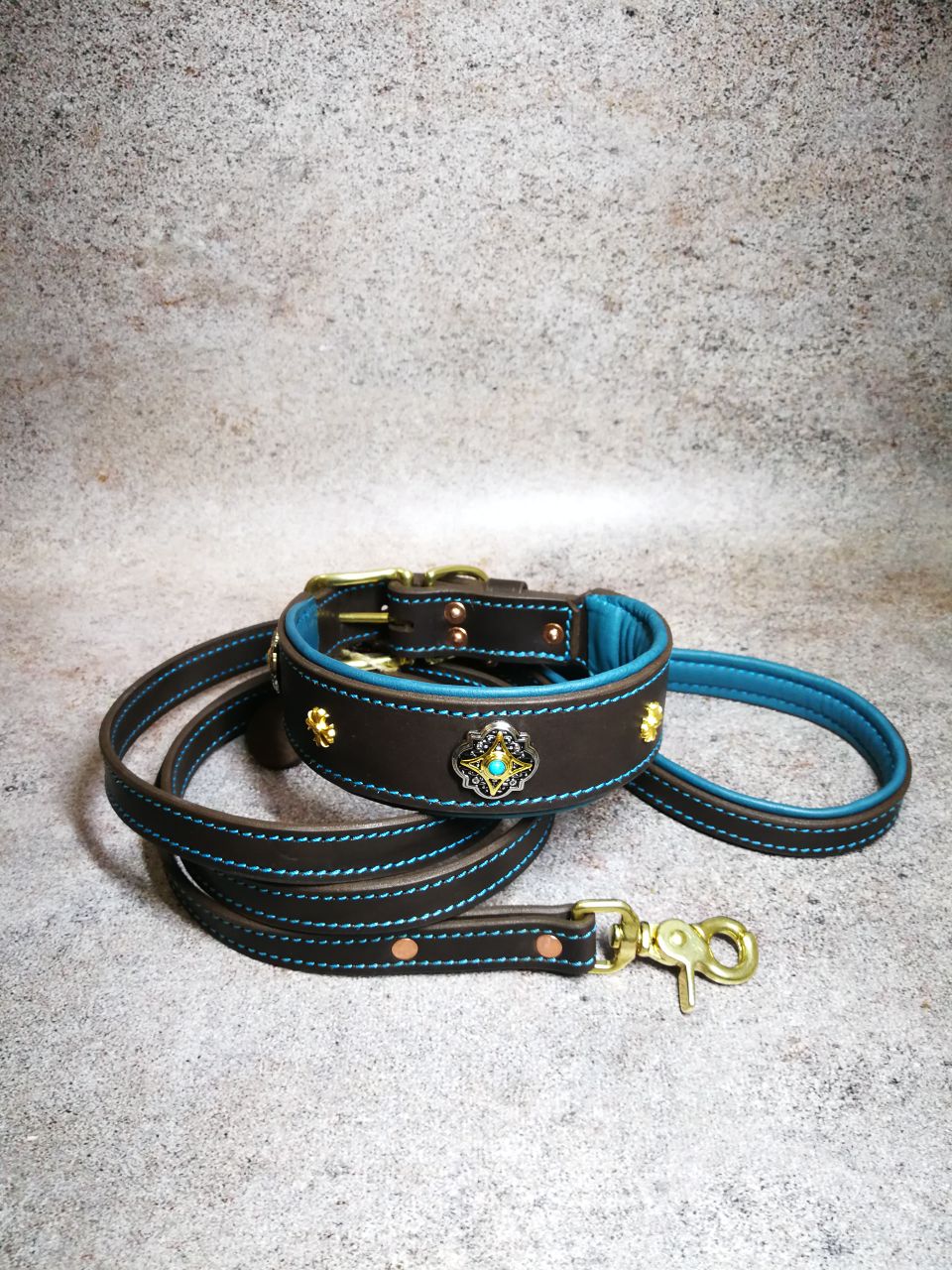 Turquoise Stones Leather Collar