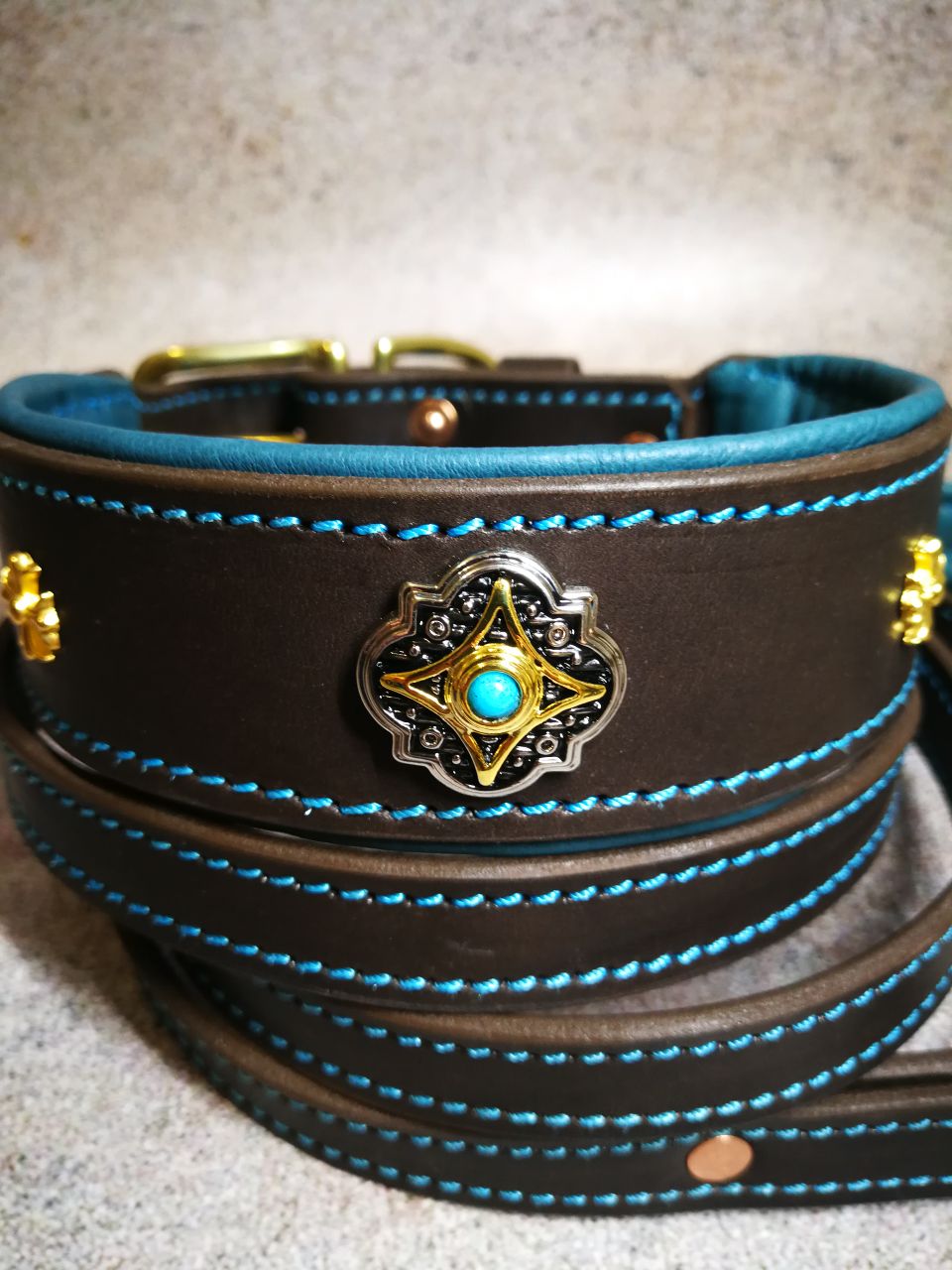 Turquoise Stones Leather Collar