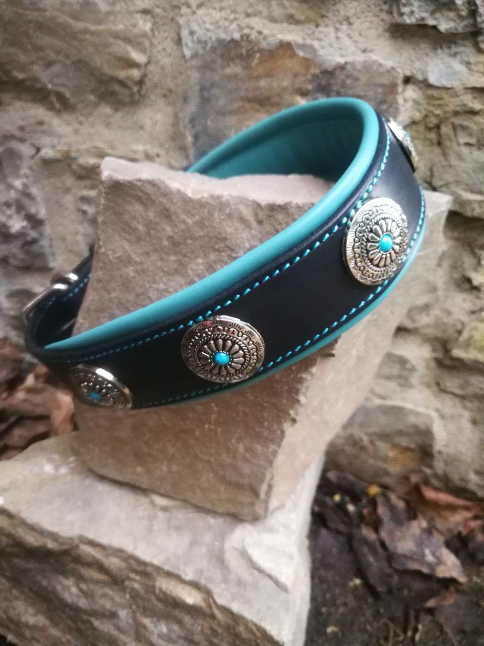 Size 17.7-21.6 in / 45-55 cm